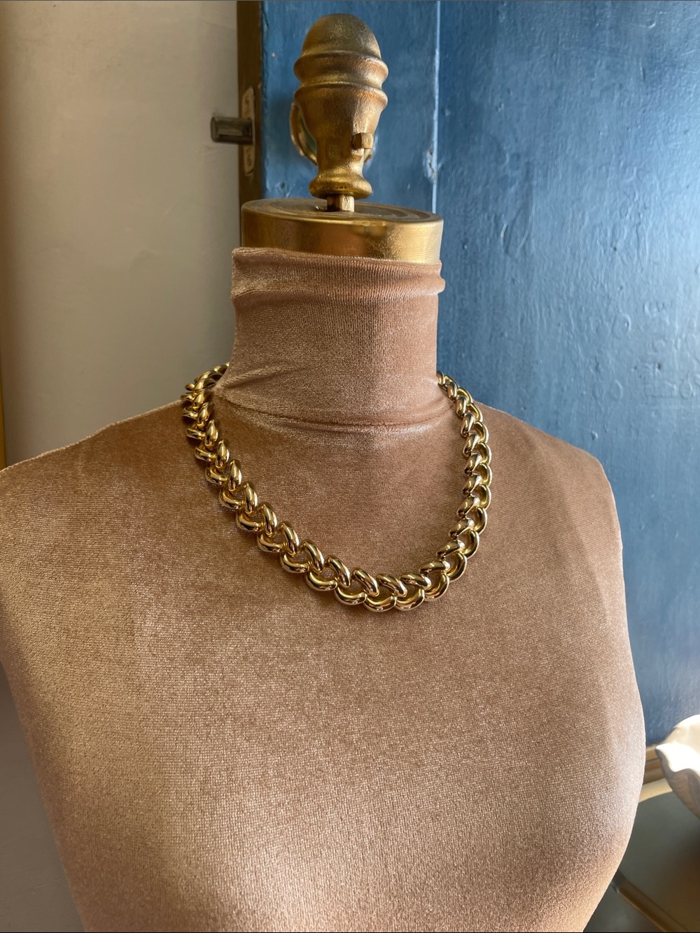 Polished Gold Chunky Chain Necklace - Elegant Women's Statement